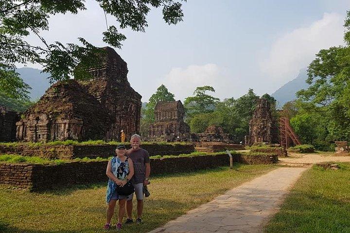 MY SON Sanctuary & MARBLE MOUNTAIN Tour privado con almuerzo local de fideos