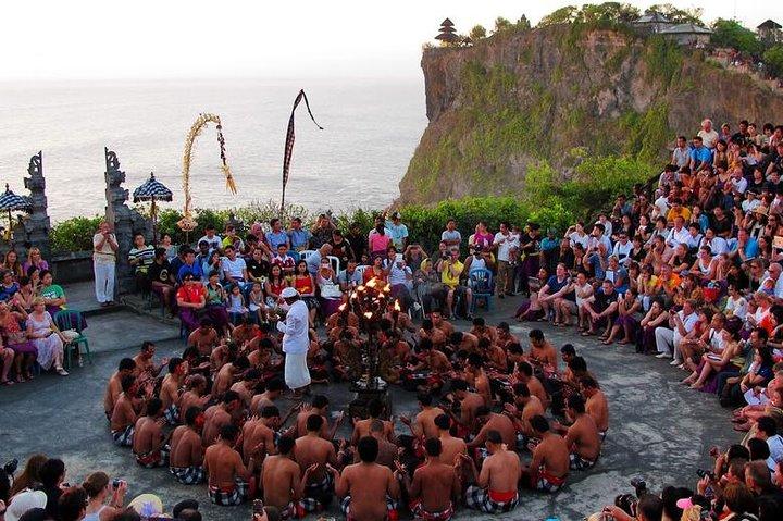 Belas praias de Bali e pôr do sol no templo de Uluwatu com Kecak Dance Show