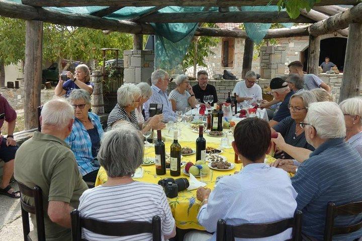 Tour di degustazione nella cantina Alpeta - villaggio di Roshnik di 1001 avventure albanesi