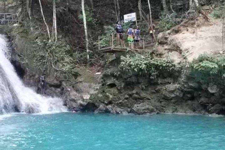 Dunns River, Margaritaville Beach, Riving Tubing und Blue Hole Private Tour