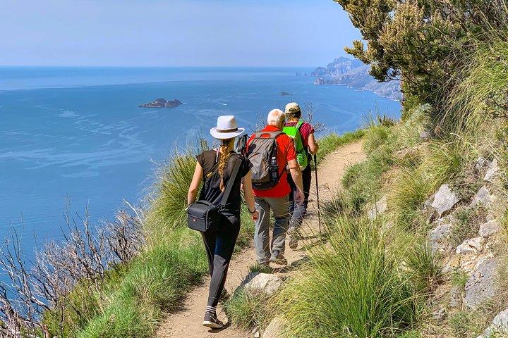 Descubra a excursão privada "Caminho dos Deuses" de Amalfi Positano Sorrento