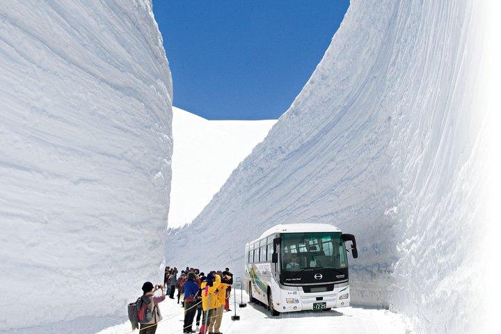 2 Tage Tateyama Kurobe Alpine Route, Hida Takayama & Shirakawa-go