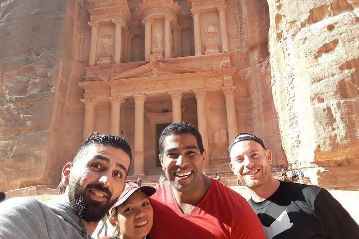 Excursão de 2 dias a Petra, Wadi Rum e Mar Morto saindo de Amã