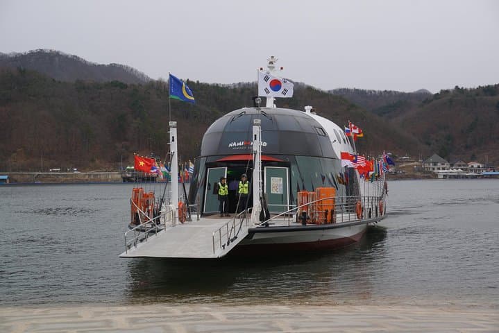 SEOUL PRIVATE CUSTOMIZED TOUR: Palace,Hidden Gems(Airport Option)