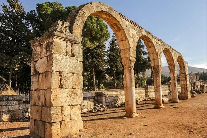 Anjar privé, temple de Baalbek et visite de Ksara | Guided · From Beirut