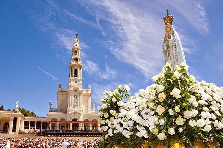 Van Porto: privétransfer naar Lissabon met Coimbra en Fatima