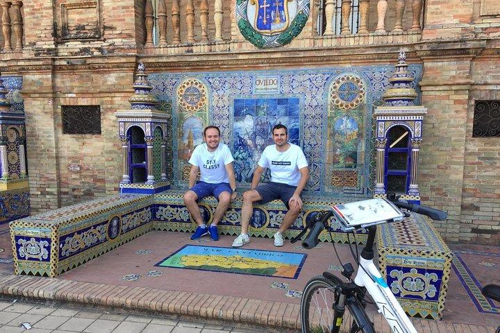 Tour in bicicletta attraverso la zona monumentale di Siviglia