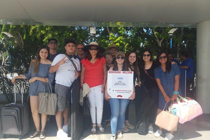 Privater Transfer vom Flughafen Cancun in die Hotelzone von Cancun