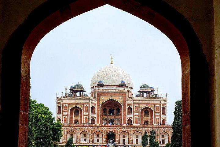 Audioguidet Walk of Humayun's Tomb & Nizammudin Basti, Delhi på HopOn India-appen
