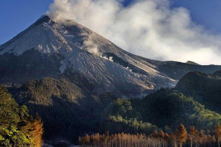 Borobudur Sunrise, Mount Merapi et Prambanan Tour