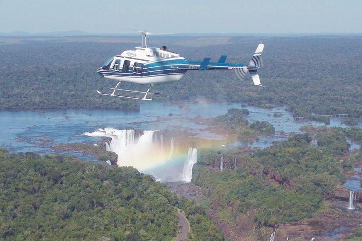Hubschrauberrundflug zu den Iguazú-Wasserfällen
