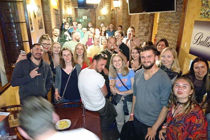 Malaga Nightlife Pub Crawl-tur med drinks og adgang til klubber