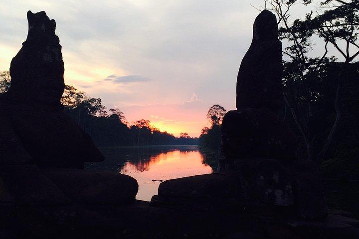 Angkor Wat Sunrise Tours - Guide anglophone privé