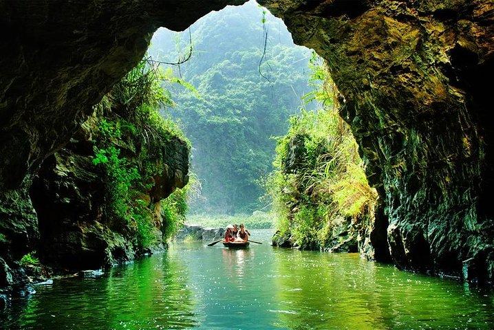 Trang An - Hoa Lu - Mua Cave Full Day / Amazing View / Full service