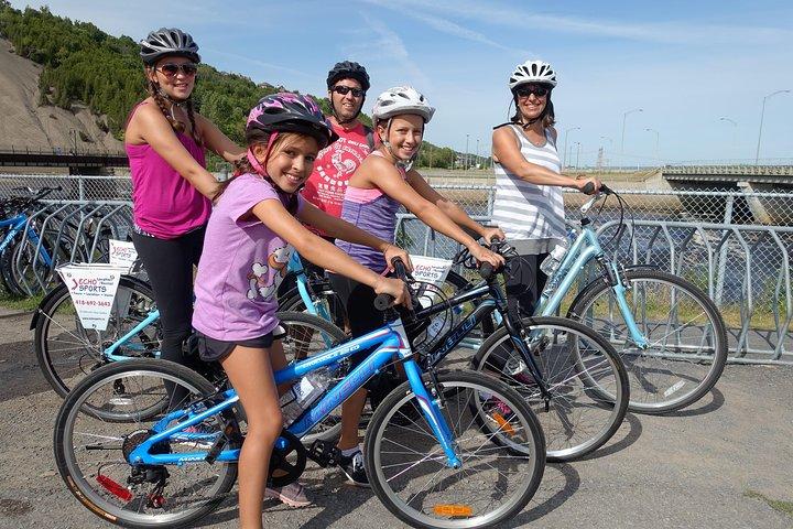 自動ガイド付き旅程でケベックシティで4時間の自転車レンタル