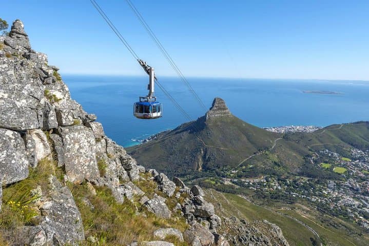 Cape Town Private Tour, Table Mountain Car Ride and Robben Island Getaway