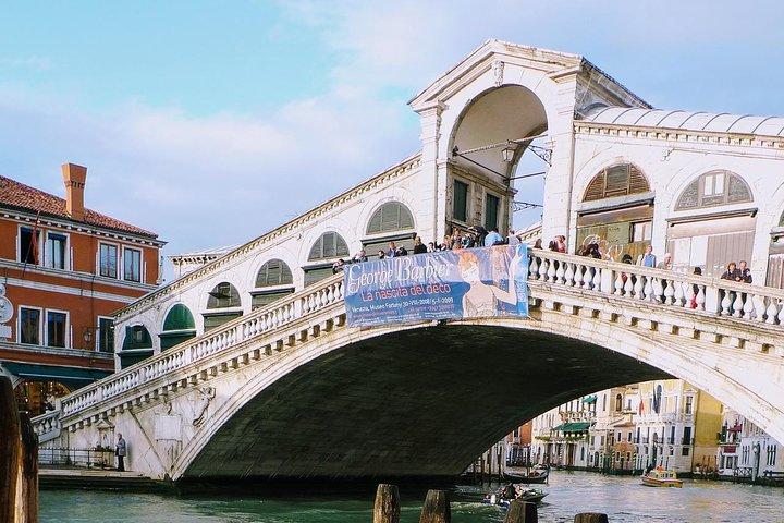 Venice: Private Half Day Guided Tour and Gondola Experience