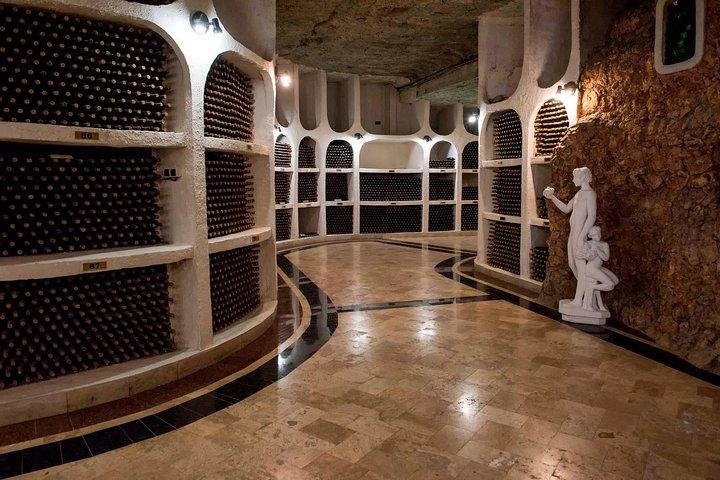 Chisinau Car City Tour og Milestii Mici Winery