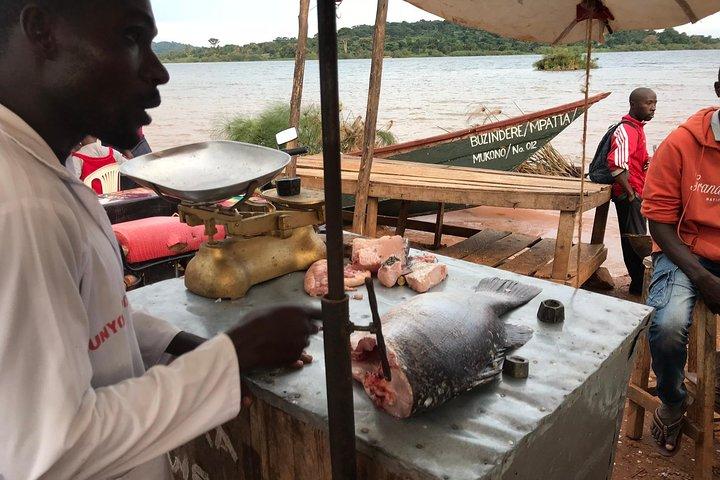 Fischerdorf Food Tour & Luwombo Stop