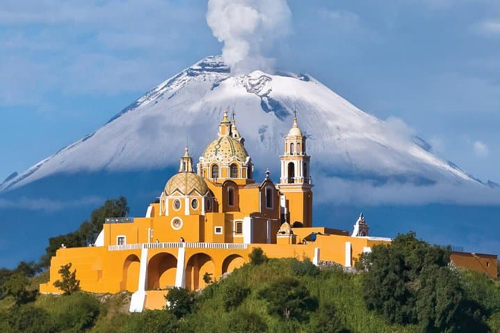 Pyramid of Cholula and Puebla: Private Tour from Mexico City