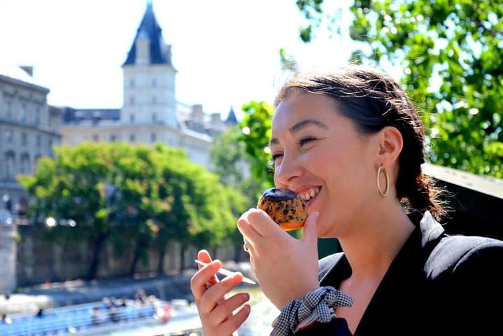 Paris Champagne & Food Tour with Tastings in Saint-Germain