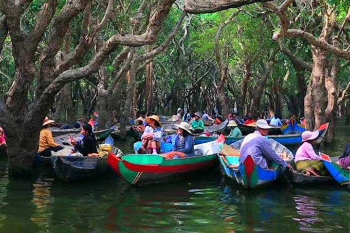 Excursión privada de un día a los templos de Angkor Wat y al lago Tonle Sap