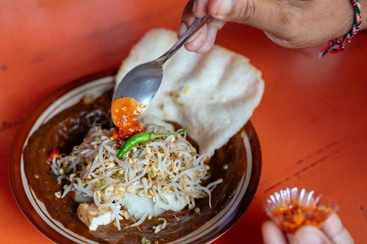 Recorrido gastronómico privado a pie por Bali con lugareños: las 10 degustaciones