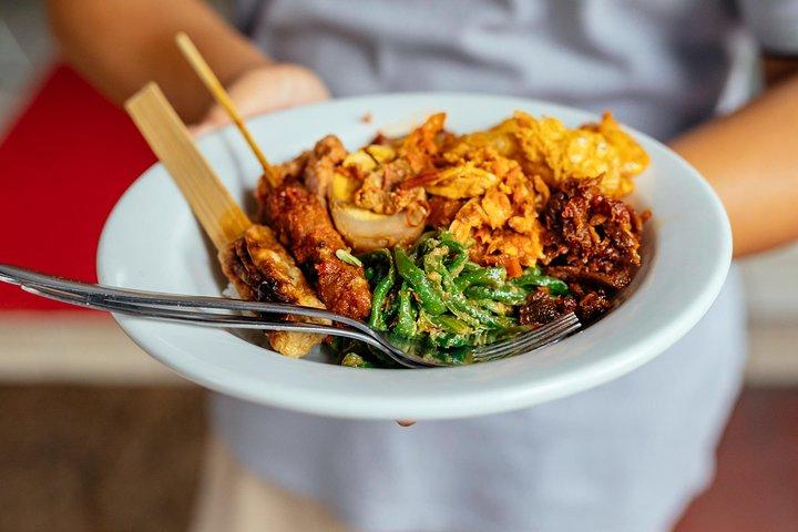 Recorrido gastronómico privado a pie por Bali con lugareños: las 10 degustaciones