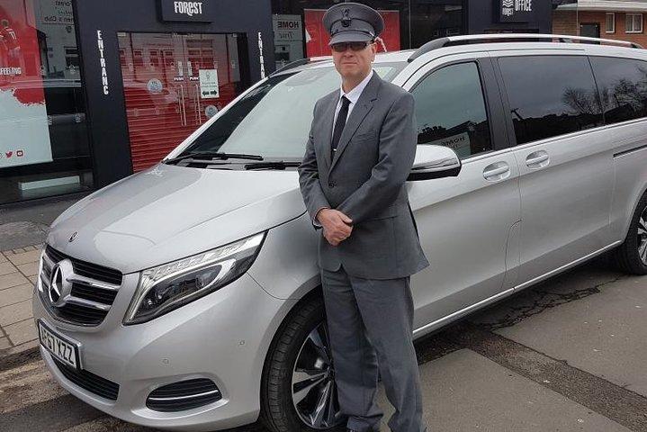 Aeroporto di Edimburgo a Glasgow City Chauffeured Hire Driver