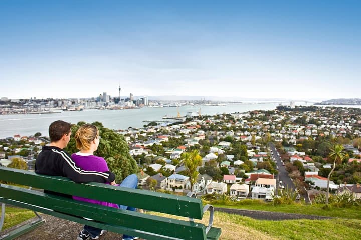 Auckland City Tour & Kumeu Wine Country Includes Wine Tastings & Lunch