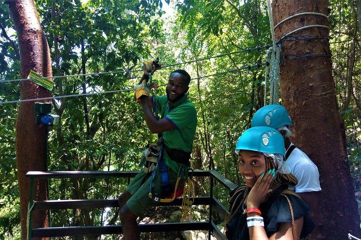 Dunn's River Climb e Zipline Over The Falls da Ocho Rios