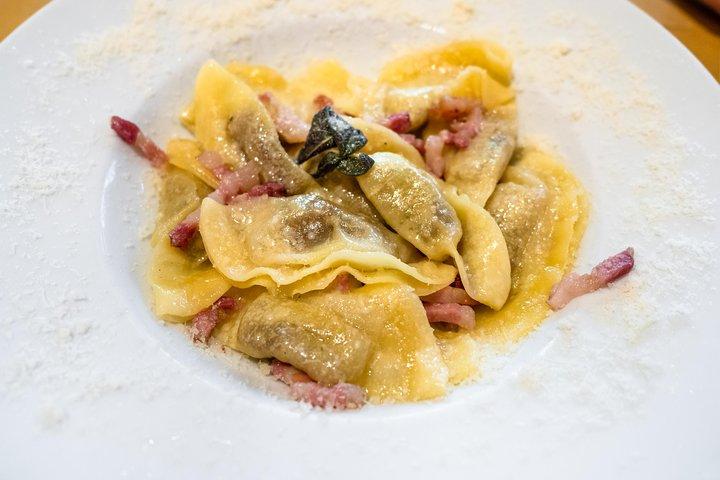 Bergamo Kleingruppen-Full Meal Food Tour mit Do Eat Better