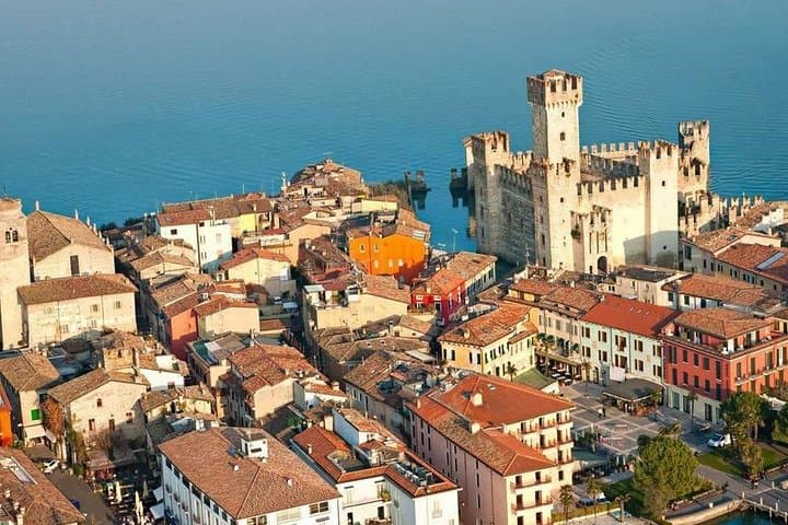 Sirmione & Verona, Lake Garda, private tour from Milan