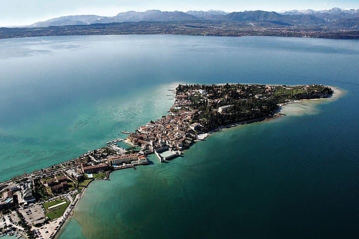 Sirmione & Verona, Lake Garda, private tour from Milan