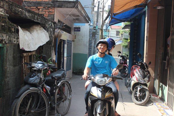 Tour privato in Sagion City in moto