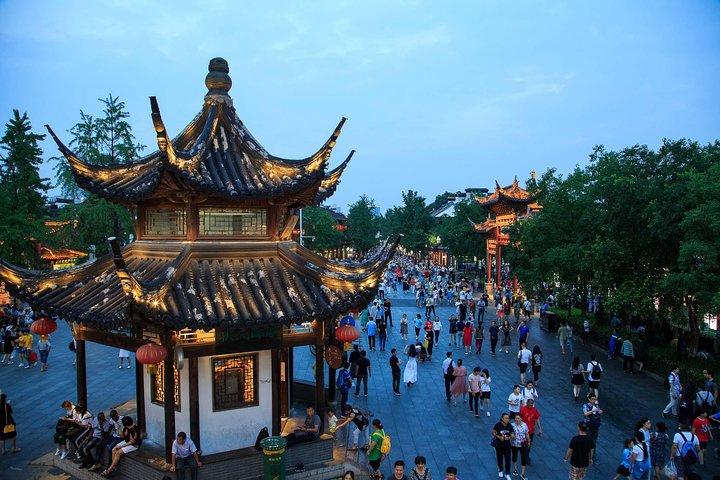 南京プライベートナイトツアー:儒教寺院エリア、明城市城壁、老麺洞
