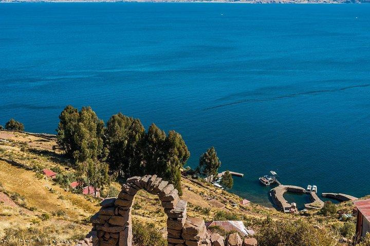 Uros Reed Floating Islands & Taquile Island Titicaca Puno Dia inteiro
