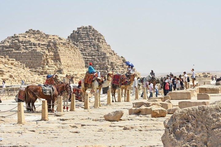 Cairo Layover Tour to Pyramids & Sphinx from Cairo Airport