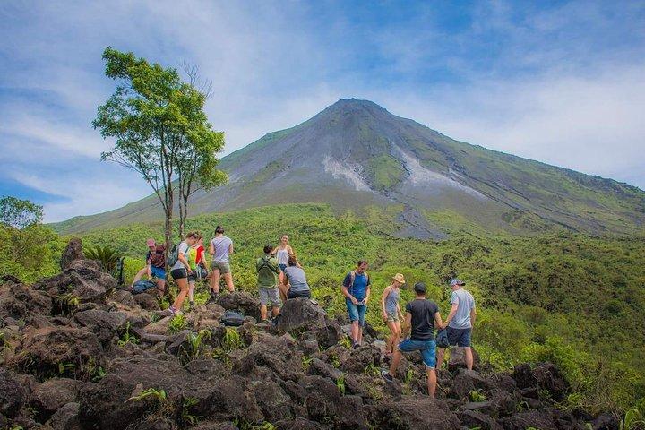 Hangbruggen + La Fortuna Waterfall + Arenal Volcano Hike Combo Experience