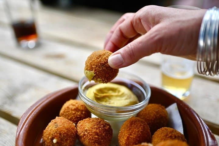 Amsterdam Private Food Tour +10 Classic Tastings in Jordaan Area