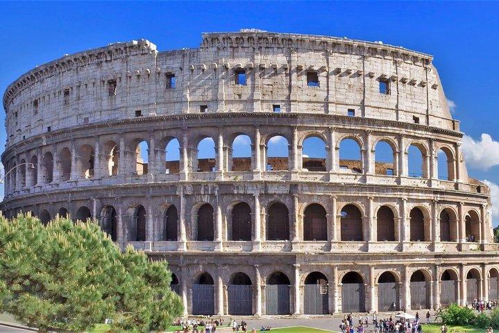 チヴィタヴェッキア港からFCOローマ空港へのローマポストクルーズツアー