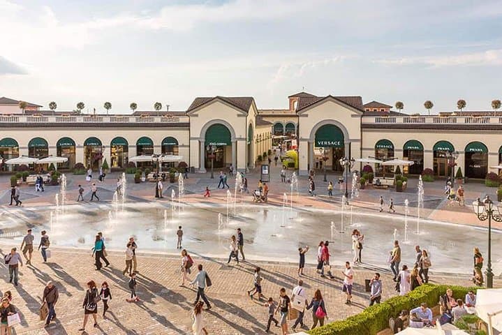 Serravalle Outlet shopping, private tour from Milan.