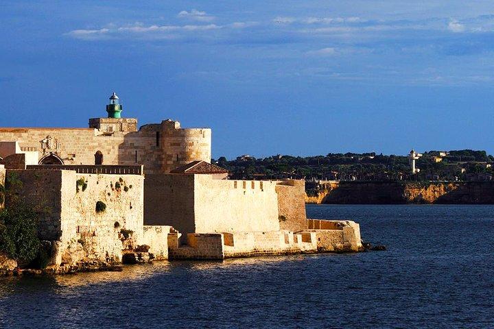 SicilyBoats Avola: Plemmirio, Höhlen von Syrakus, Thunfischfischen, Schnorcheln