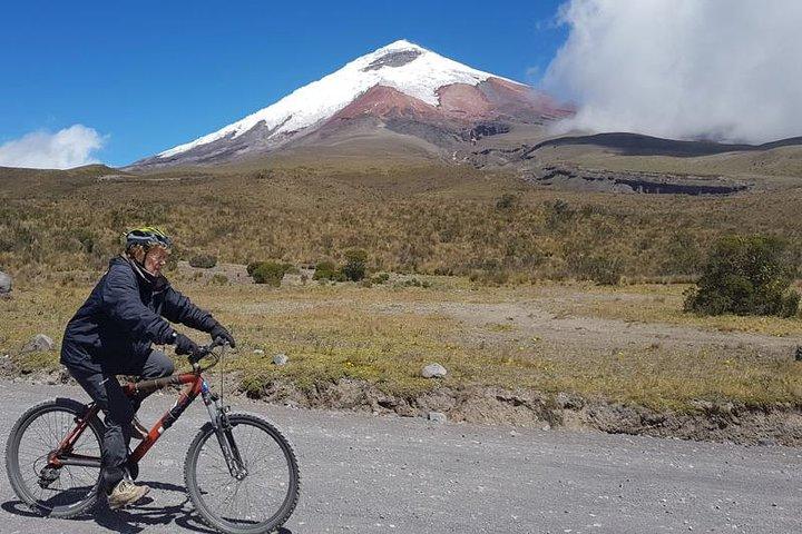 Cotopaxi cykeltur från Quito – utforska vulkanen på cykel