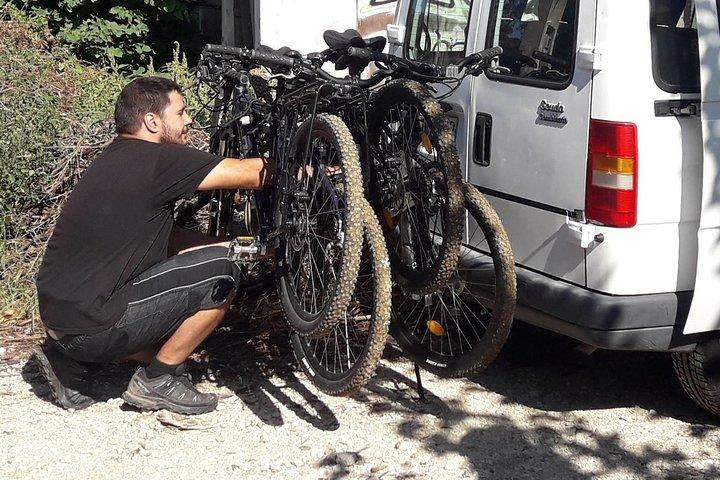 Corfu de bicicleta: Campo, Florestas e Aldeias