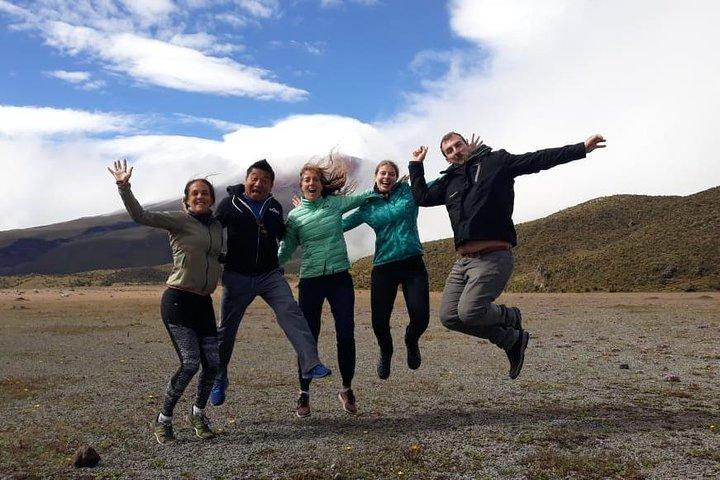 Elevate: A Day's Odyssey till Cotopaxis majestätiska höjder!