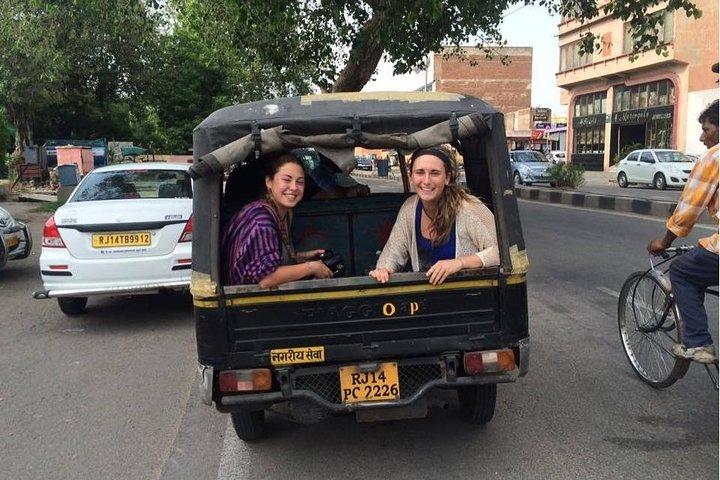 Jaipur: Private Day Trip af Tuk-Tuk & Guide med Pick-Up & Drop