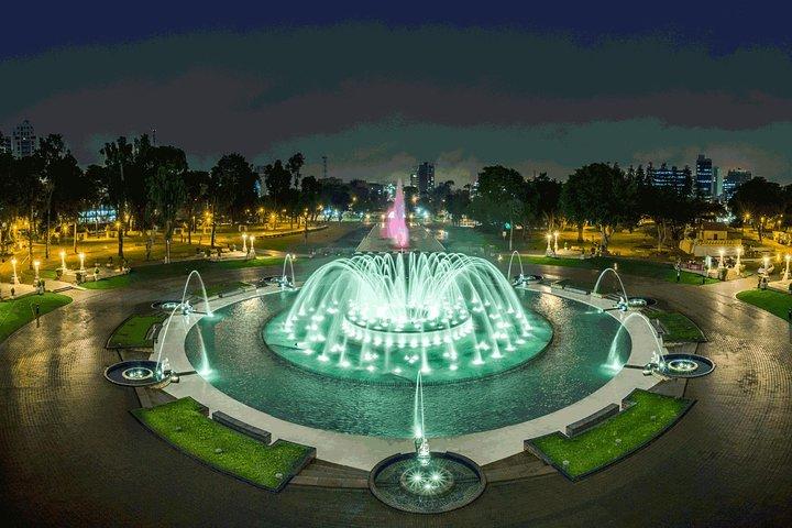 Private ed Exclusive Magic Water Show e Lima Center Tour