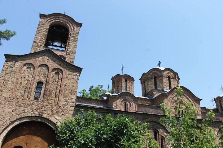 Transferência Sightseeing de Skopje a Tirana com uma parada em Prizren