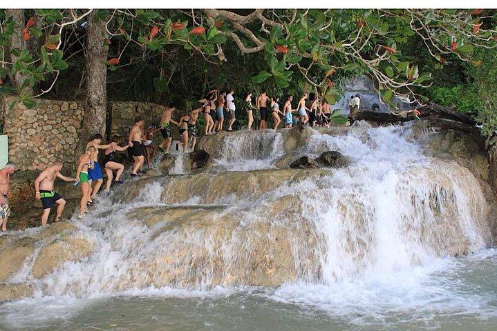 Excursão Privada Dunns River Falls com Transporte + Ingresso